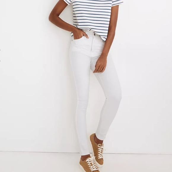 Petite 10" High-Rise Skinny Jeans in Pure White, AJ294 - Picture 1 of 3